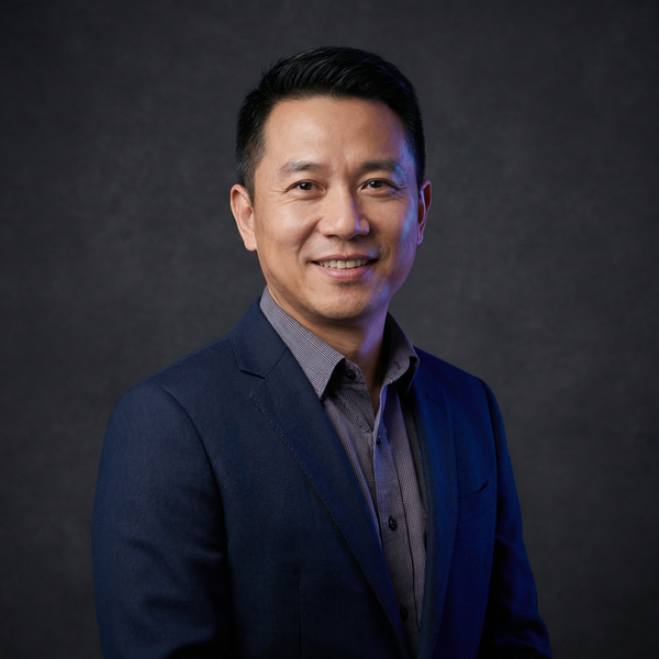 鸳鸯浴资深制片人王建国